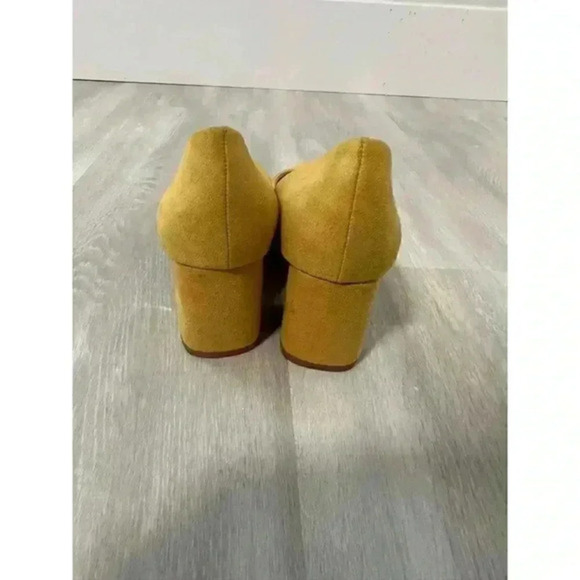 Zara Pointed-Toe Suede Block Heel Pumps in Yellow - Picture 7 of 12